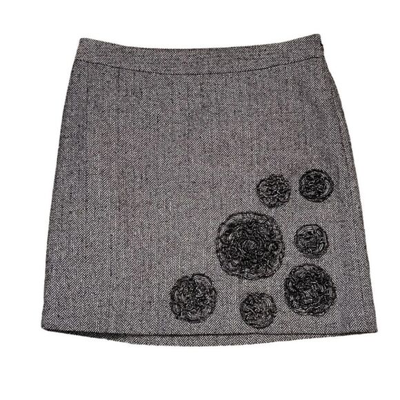 Ann TAYLOR LOFT Black & White Herringbone Flower Appliqué Skirt Size 2 - Picture 1 of 8
